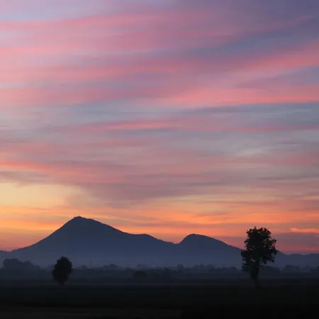 Nocleg ze śniadaniem Borgo Arcadia 3*
